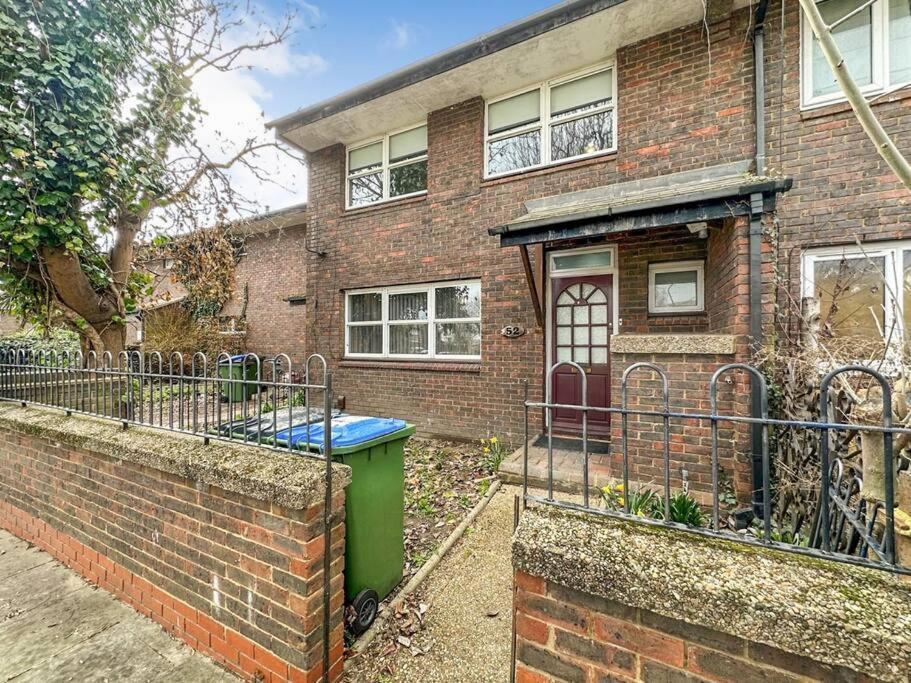 Villa Newly Refurbished 3 Bed House Near London O2 Arena Exterior foto